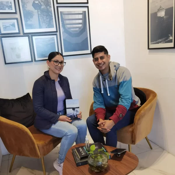Mariana Vega partipa con Saul Quintana para desarrollo de Audiolibro